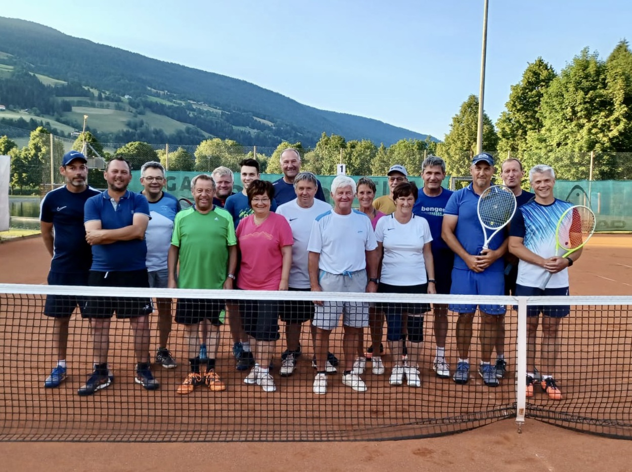 Wir bedanken uns bei allen Teilnehmern für den schönen Tennistag!